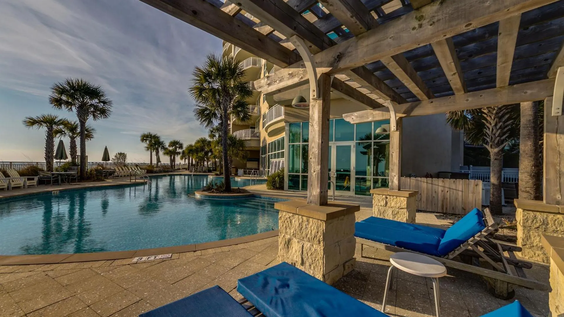 Aqua Resort 906 By Emerald Coast Retreats Panama City Beach