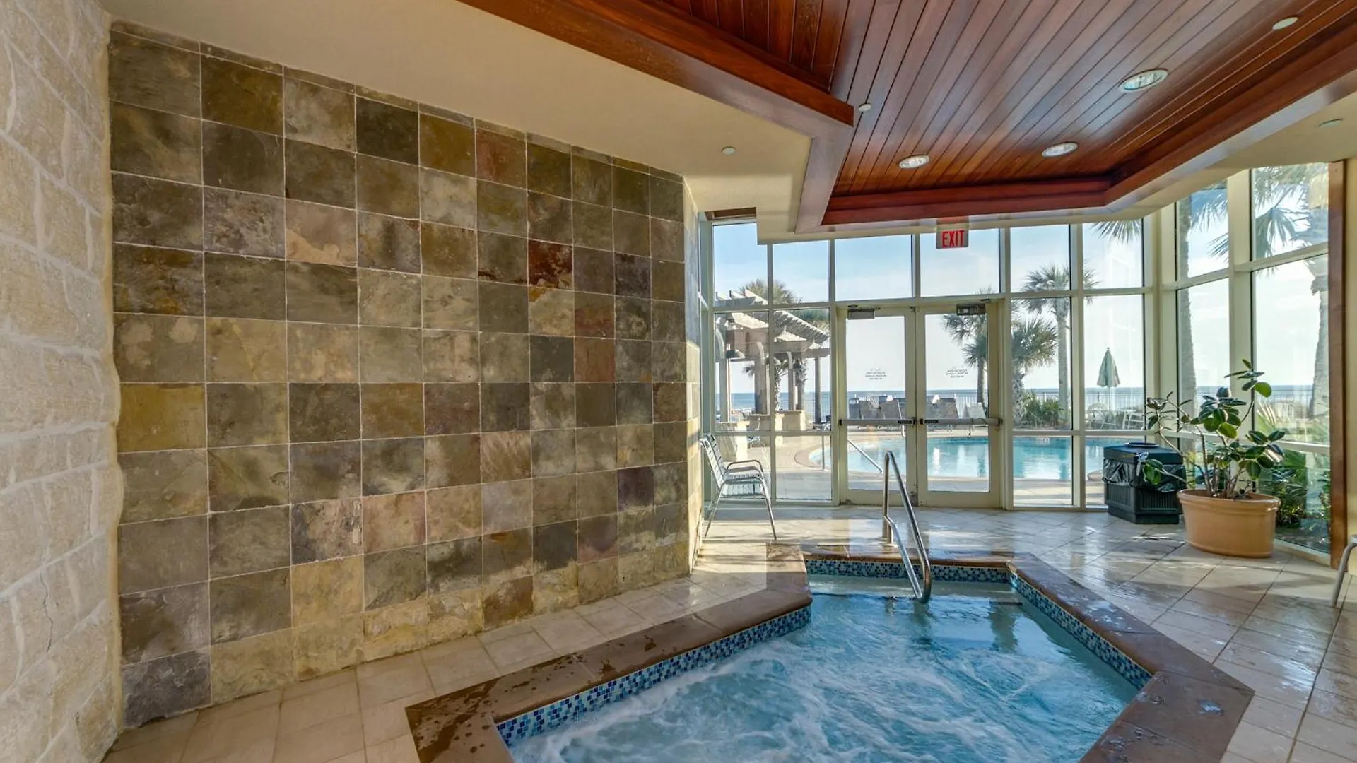 Aqua Resort 906 By Emerald Coast Retreats Panama City Beach United States